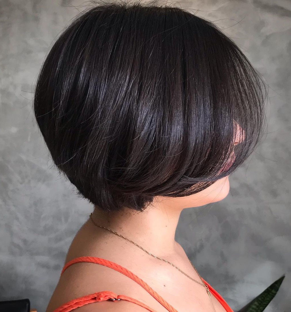 Rounded Bob with Swoopy Front Layers